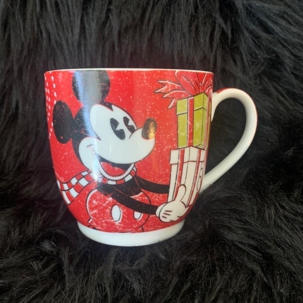 Disney Mickey Mouse Christmas‎ red mug